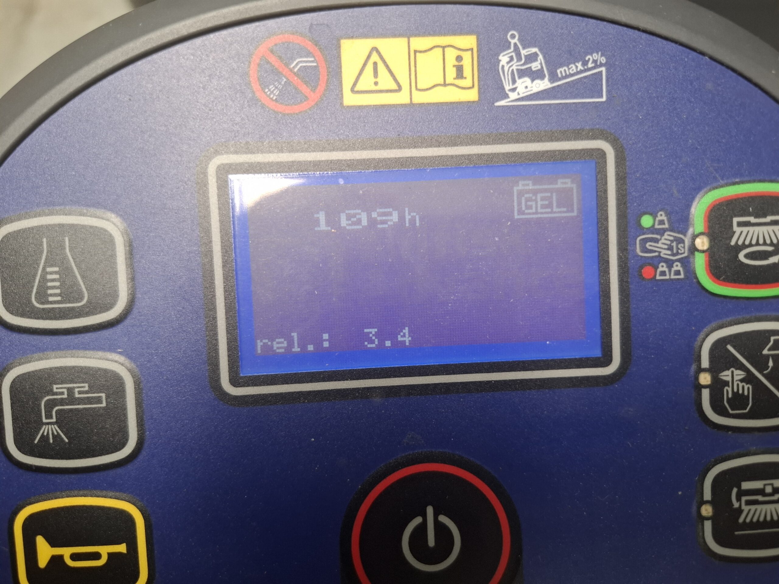 Nilfisk SC2000 Ecoflex Ride-On Scrubber Dryer - EX-DEMO - Image 4