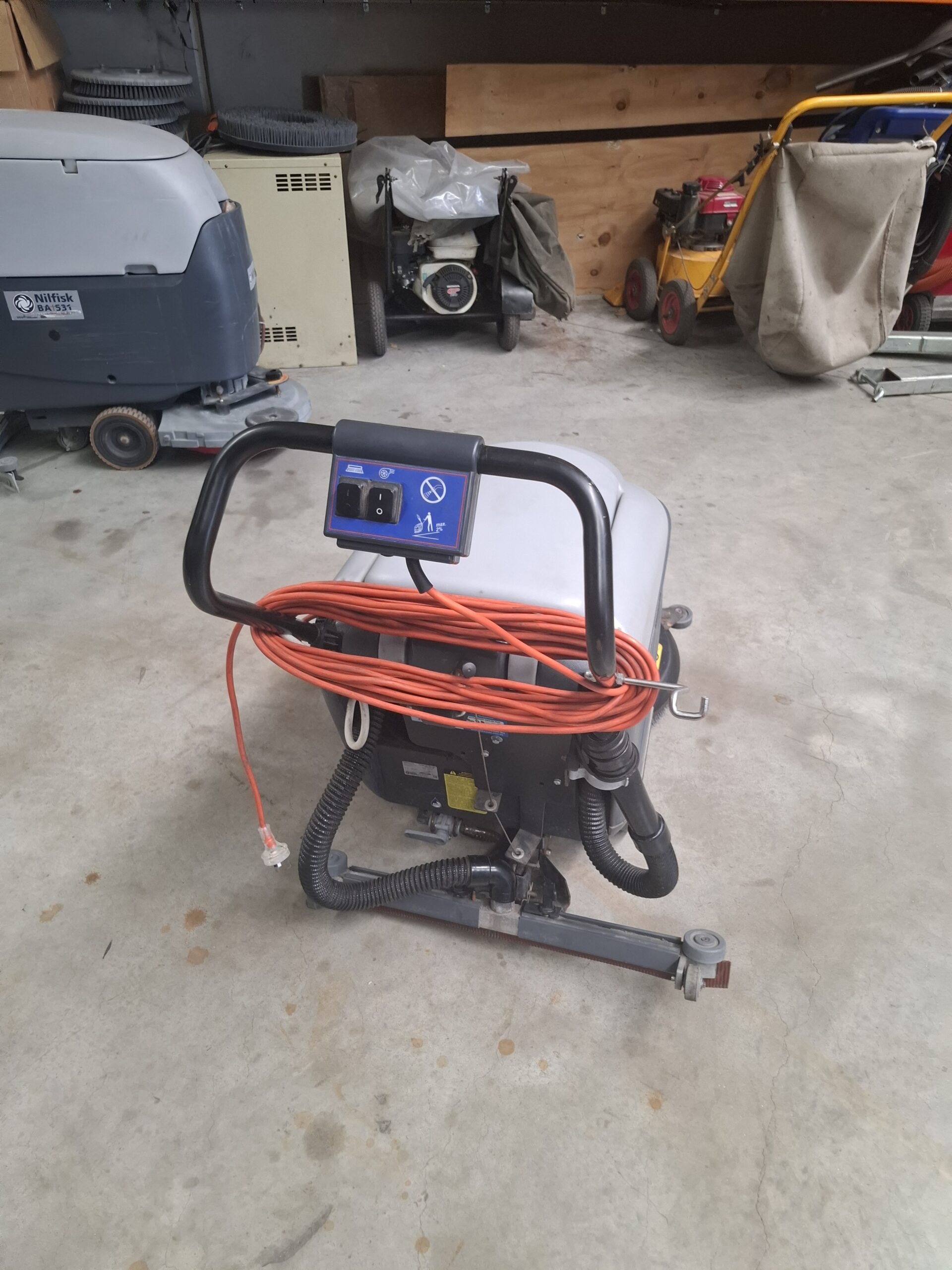 Nilfisk CA410 - USED - Image 4